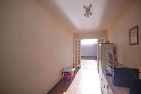 Casa à venda com 358m², 4 quartos e 5 vagas Casa à venda com 358m², 4 quartos e 5 vagasEscritório