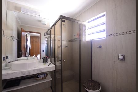 Casa à venda com 358m², 4 quartos e 5 vagas Casa à venda com 358m², 4 quartos e 5 vagasBanheiro - Quarto 3