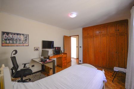 Casa à venda com 358m², 4 quartos e 5 vagas Casa à venda com 358m², 4 quartos e 5 vagasQuarto 3 - Suite