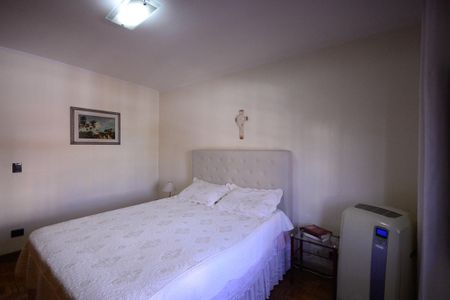 Casa à venda com 358m², 4 quartos e 5 vagas Casa à venda com 358m², 4 quartos e 5 vagasQuarto 1 - Suite