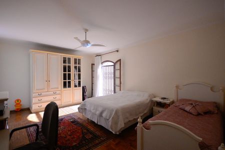 Casa à venda com 358m², 4 quartos e 5 vagas Casa à venda com 358m², 4 quartos e 5 vagasQuarto 2 - Suite