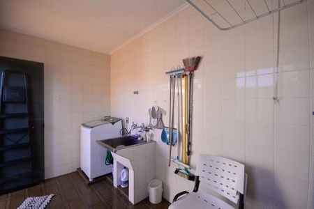 Casa à venda com 358m², 4 quartos e 5 vagas Casa à venda com 358m², 4 quartos e 5 vagasÁrea de Serviço