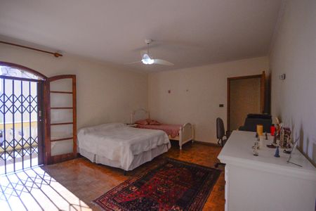 Casa à venda com 358m², 4 quartos e 5 vagas Casa à venda com 358m², 4 quartos e 5 vagasQuarto 2 - Suite