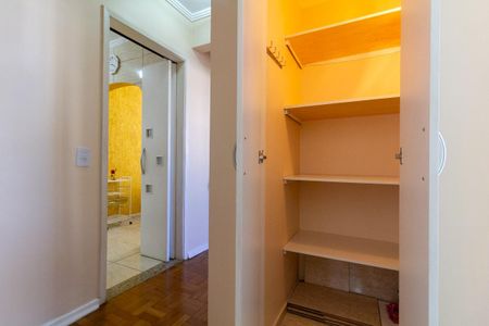Apartamento para alugar com 66m², 2 quartos e sem vaga Apartamento para alugar com 66m², 2 quartos e sem vagaCorredor