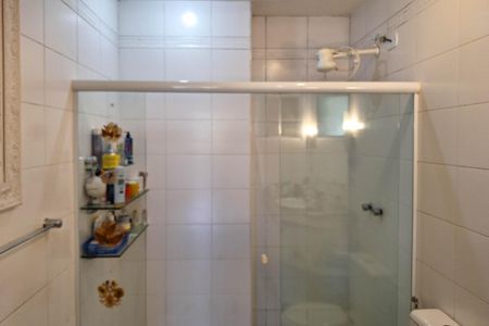 Casa de condomínio para alugar com 250m², 5 quartos e 2 vagasBanheiro 2