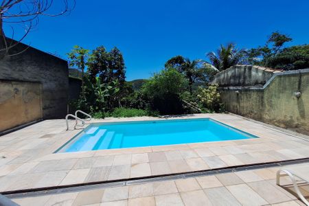 Casa de condomínio para alugar com 250m², 5 quartos e 2 vagasQuintal