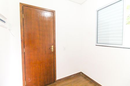 Quarto 1 de apartamento para alugar com 2 quartos, 38m² em Itaquera, São Paulo