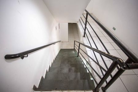 Apartamento à venda com 48m², 2 quartos e 1 vagaEscada