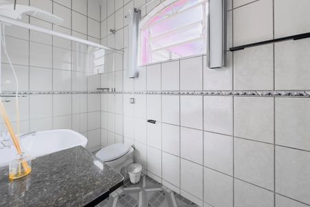 Casa para alugar com 199m², 3 quartos e 1 vaga Casa para alugar com 199m², 3 quartos e 1 vagaBanheiro da Suíte