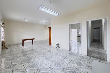 Casa para alugar com 199m², 3 quartos e 1 vaga Casa para alugar com 199m², 3 quartos e 1 vagaSala