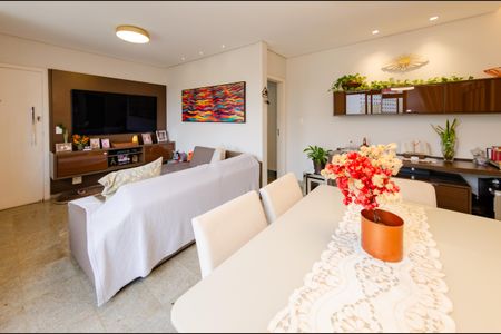 Apartamento à venda com 90m², 3 quartos e 2 vagasSala