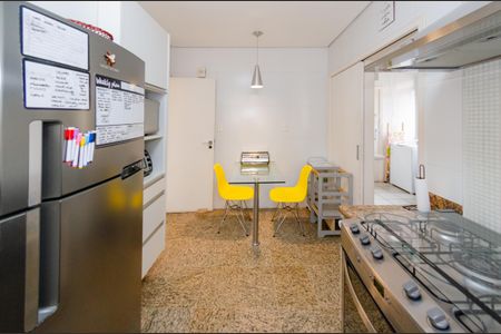 Apartamento à venda com 90m², 3 quartos e 2 vagasCozinha