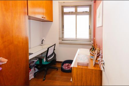 Apartamento à venda com 90m², 3 quartos e 2 vagasQuarto de serviço