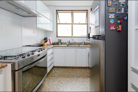 Apartamento à venda com 90m², 3 quartos e 2 vagasCozinha