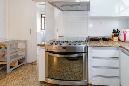 Apartamento à venda com 90m², 3 quartos e 2 vagasCozinha