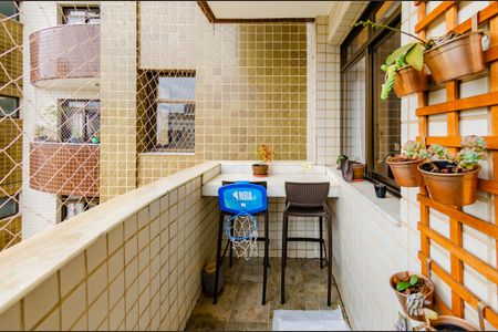 Apartamento à venda com 90m², 3 quartos e 2 vagasVaranda