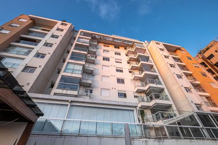 Apartamento para alugar com 66m², 2 quartos e 1 vaga Apartamento para alugar com 66m², 2 quartos e 1 vagaFachada