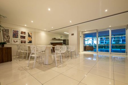 Apartamento para alugar com 66m², 2 quartos e 1 vaga Apartamento para alugar com 66m², 2 quartos e 1 vagaÁrea comum - Salão de festas