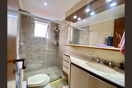 Apartamento à venda com 110m², 3 quartos e 2 vagasBanheiro do Quarto 2