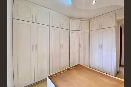 Apartamento à venda com 110m², 3 quartos e 2 vagasQuarto 2