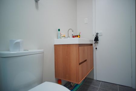 Banheiro Corredor de apartamento à venda com 1 quarto, 54m² em Moinhos de Vento, Porto Alegre