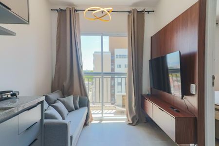 Sala e Cozinha de apartamento para alugar com 1 quarto, 25m² em Vila Butantã, São Paulo