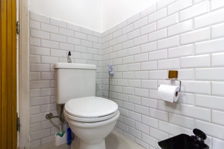 Casa de condomínio à venda com 140m², 3 quartos e 1 vaga Casa de condomínio à venda com 140m², 3 quartos e 1 vagaBanheiro