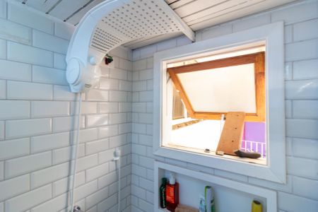 Casa de condomínio à venda com 140m², 3 quartos e 1 vaga Casa de condomínio à venda com 140m², 3 quartos e 1 vagaBanheiro da Suíte