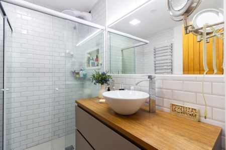 Casa de condomínio à venda com 140m², 3 quartos e 1 vaga Casa de condomínio à venda com 140m², 3 quartos e 1 vagaBanheiro