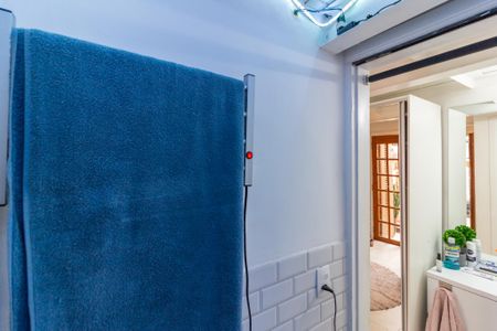 Casa de condomínio à venda com 140m², 3 quartos e 1 vaga Casa de condomínio à venda com 140m², 3 quartos e 1 vagaBanheiro da Suíte