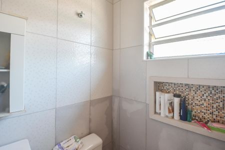 Casa à venda com 170m², 4 quartos e 2 vagasBanheiro
