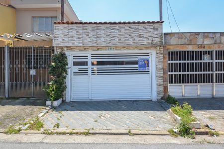 Casa à venda com 170m², 4 quartos e 2 vagasFachada