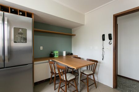 Apartamento à venda com 121m², 3 quartos e 2 vagas Apartamento à venda com 121m², 3 quartos e 2 vagasCozinha