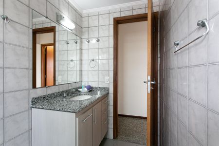 Apartamento à venda com 121m², 3 quartos e 2 vagas Apartamento à venda com 121m², 3 quartos e 2 vagasBanheiro Social