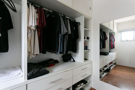 Apartamento à venda com 121m², 3 quartos e 2 vagas Apartamento à venda com 121m², 3 quartos e 2 vagasCloset da Suíte