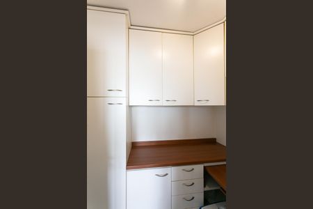 Apartamento à venda com 121m², 3 quartos e 2 vagas Apartamento à venda com 121m², 3 quartos e 2 vagasQuarto de Serviço