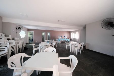 Casa à venda com 58m², 3 quartos e 1 vagaSalão de Festas