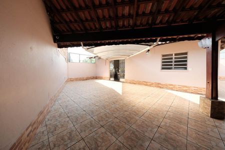 Casa à venda com 58m², 3 quartos e 1 vagaÁrea gourmet