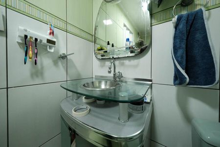 Casa à venda com 58m², 3 quartos e 1 vagaBanheiro