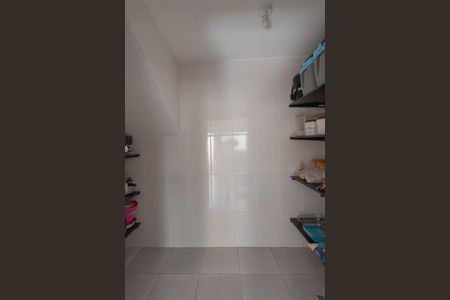 Casa à venda com 255m², 4 quartos e 4 vagas Casa à venda com 255m², 4 quartos e 4 vagasDespensa