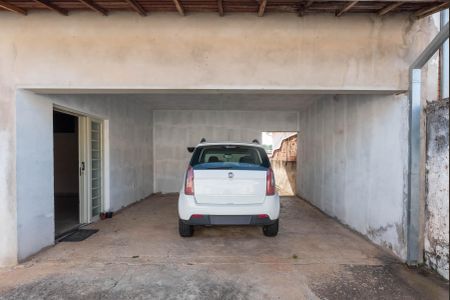 Casa à venda com 255m², 4 quartos e 4 vagas Casa à venda com 255m², 4 quartos e 4 vagasGaragem