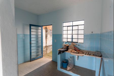 Casa à venda com 255m², 4 quartos e 4 vagas Casa à venda com 255m², 4 quartos e 4 vagasCasa 2- Cozinha