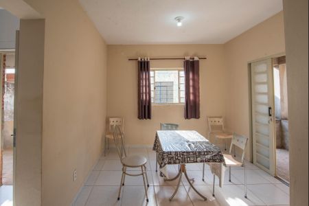 Casa à venda com 255m², 4 quartos e 4 vagas Casa à venda com 255m², 4 quartos e 4 vagasCopa