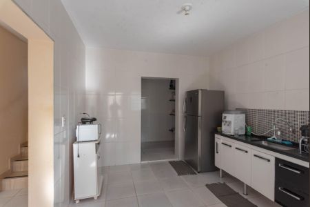 Casa à venda com 255m², 4 quartos e 4 vagas Casa à venda com 255m², 4 quartos e 4 vagasCozinha
