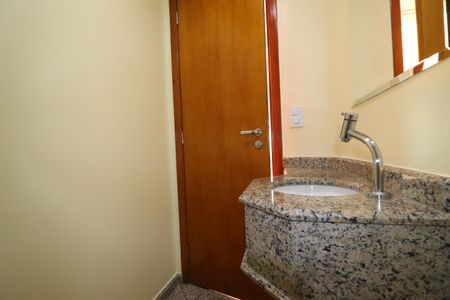 Casa à venda com 263m², 3 quartos e 4 vagasLavabo