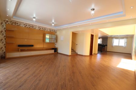 Sala de casa à venda com 3 quartos, 263m² em Pinheirinho, Santo André