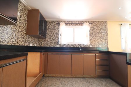 Casa à venda com 263m², 3 quartos e 4 vagasCozinha