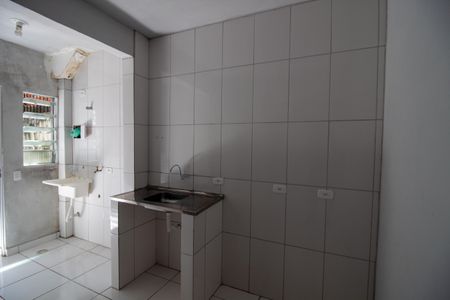 Sala/Cozinha de apartamento para alugar com 2 quartos, 30m² em Jardim Lucia, São Paulo