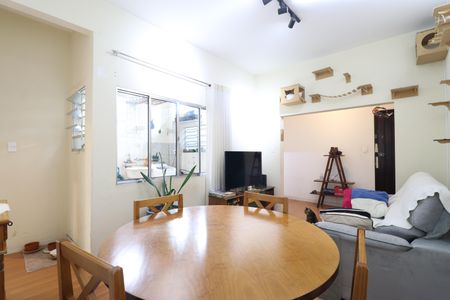 Apartamento para alugar com 77m², 2 quartos e sem vagaSala