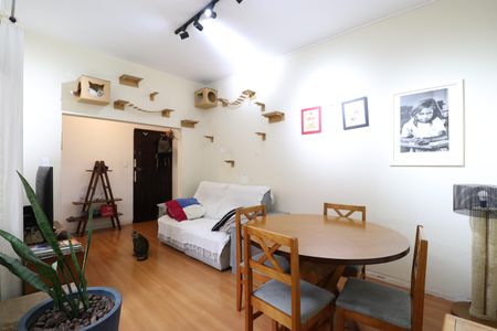 Apartamento para alugar com 77m², 2 quartos e sem vagaSala